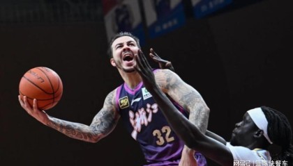 开云体育官网-CBA最滑稽一幕诞生！广东克星入选全明星后被裁：这下篮协该懵了