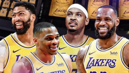 开云体育官网-湖人大变脸酝酿进攻风暴！新三巨头复刻表演时刻？