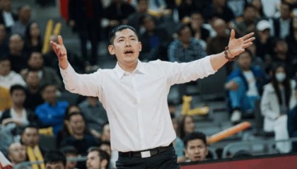 开云-输广州发布会！张庆鹏怒斥全队防守太软，不能赢一场就松懈！